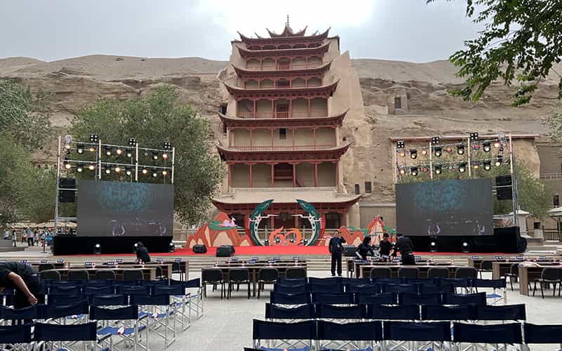 廣告物料制作會(huì)場(chǎng)布景舞臺(tái)搭建展位搭建舞臺(tái)燈光設(shè)備演藝音響高清LED屏 廣告物料制作會(huì)場(chǎng)布景舞臺(tái)搭建展位搭建舞臺(tái)燈光設(shè)備演藝音響高清LED屏