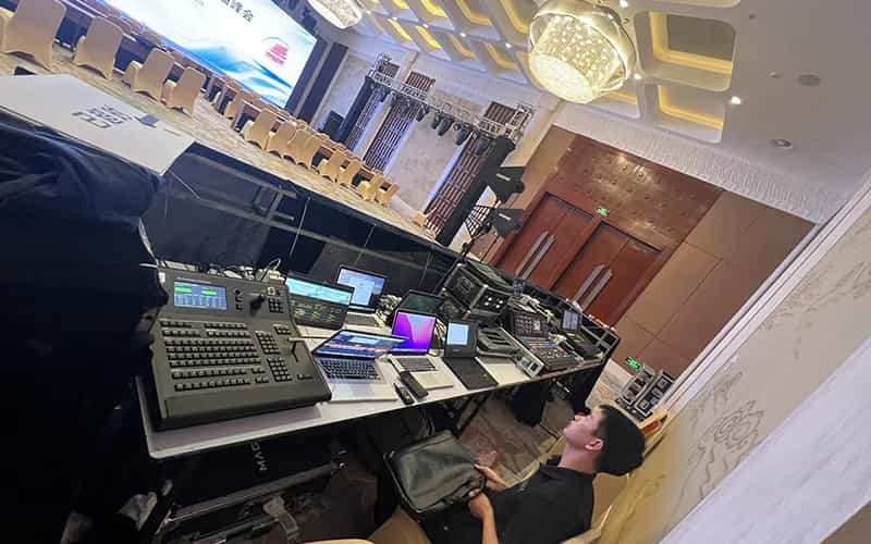 廣告物料制作會場布景舞臺搭建展位搭建舞臺燈光設備演藝音響高清LED屏 廣告物料制作會場布景舞臺搭建展位搭建舞臺燈光設備演藝音響高清LED屏