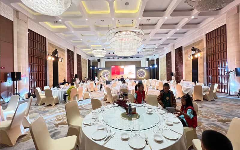 廣告物料制作會場布景舞臺搭建展位搭建舞臺燈光設(shè)備演藝音響高清LED屏 廣告物料制作會場布景舞臺搭建展位搭建舞臺燈光設(shè)備演藝音響高清LED屏